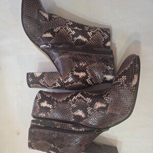 NEW Vince Camuto Snake Skin Ankle Boots, with zipper